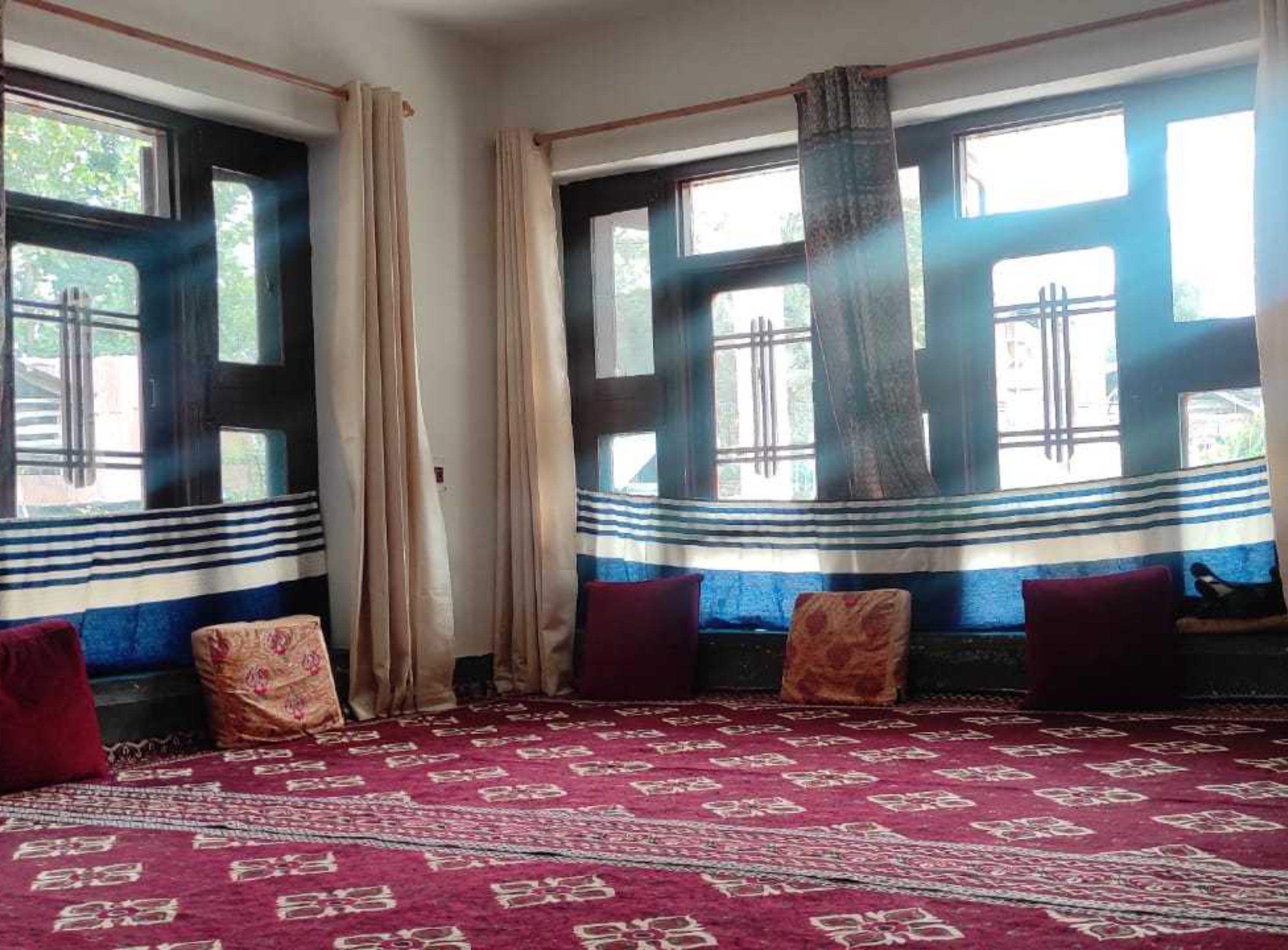 Hotel O POP Maryam Homestay - Tap to explore photos