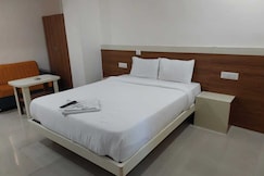 Super Hotel O The Classic Crown, Pune