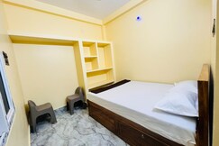 Basanti Inn, Puri