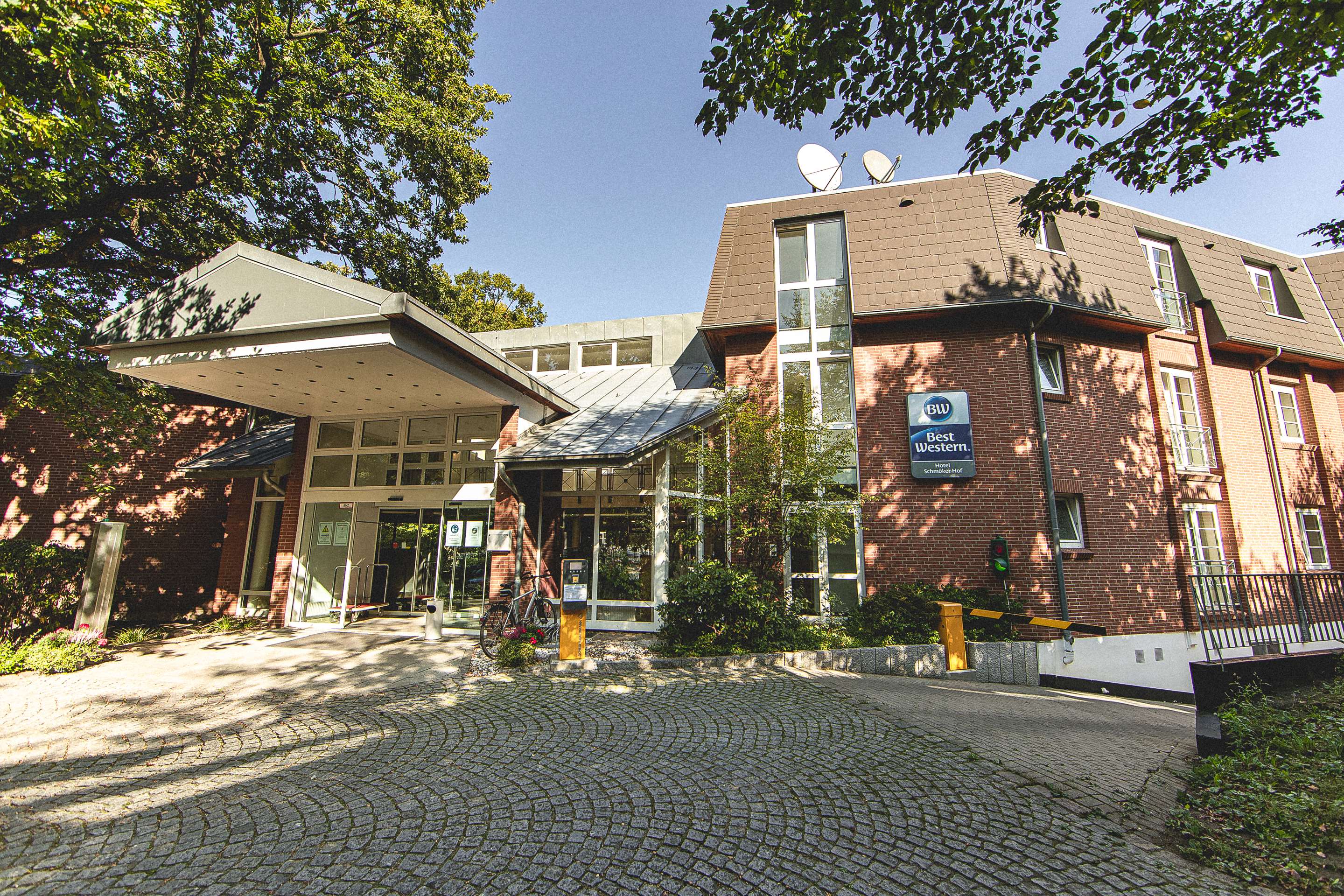 Best Western Hotel Schmoeker-Hof - Tap to explore photos