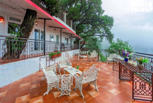 StayVista at Aspen Heights