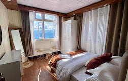 Deluxe Bedroom