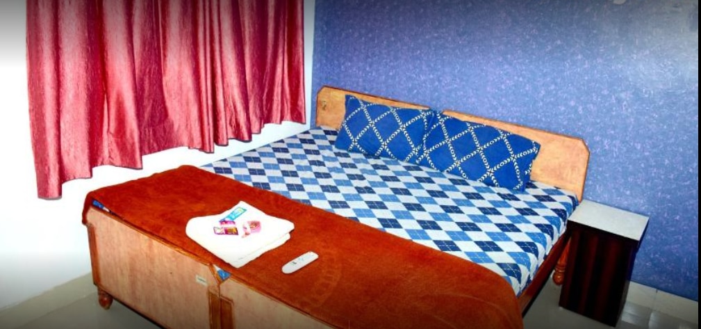 Shivam Guest House - Tap to explore photos
