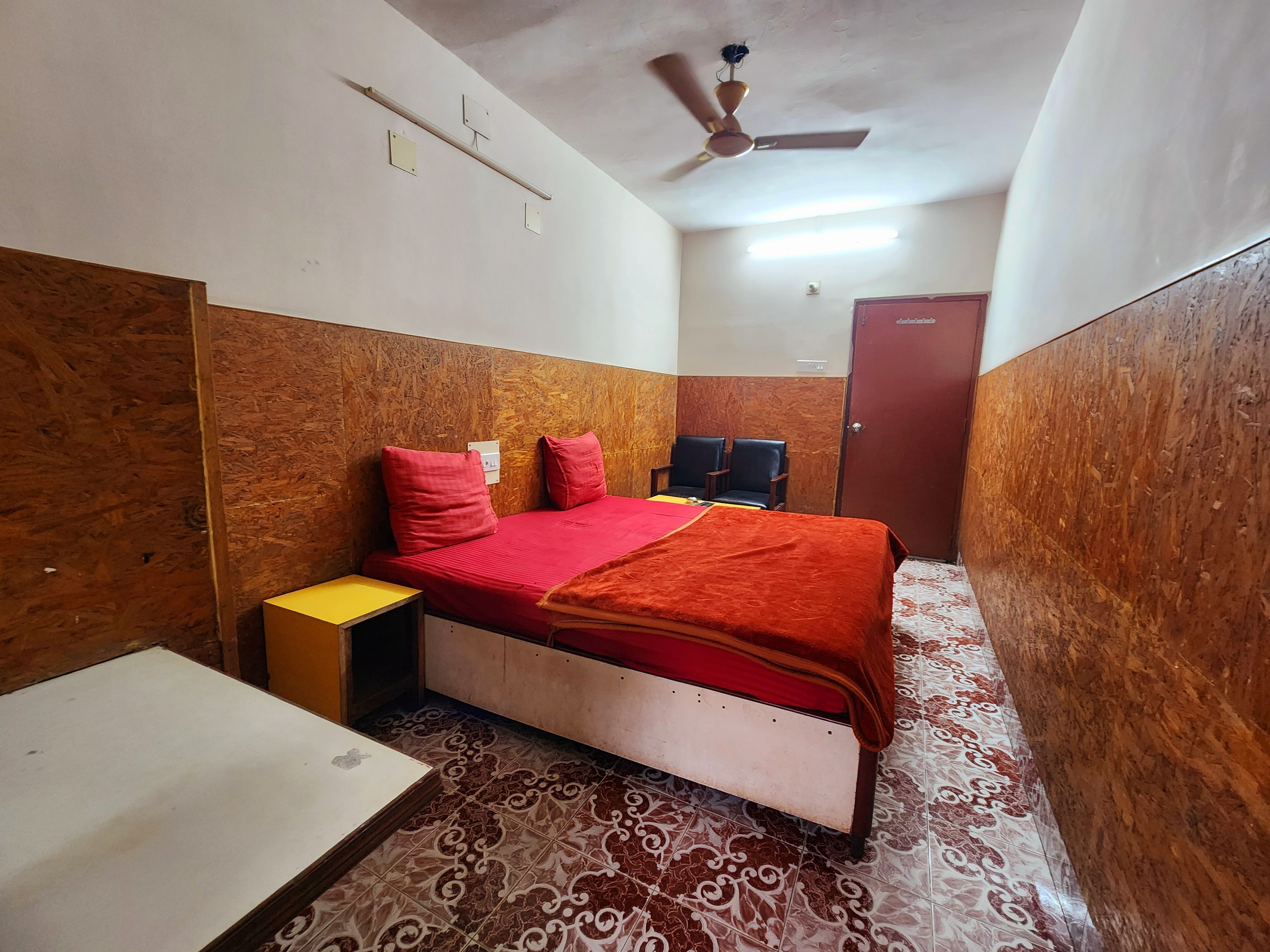 Meena Guest House - Tap to explore photos