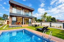 Luxury Amor Villa in Karjat with Jacuzzi Pool, Neral