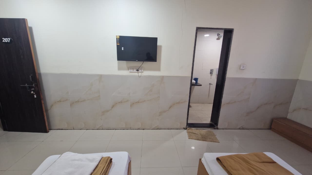 4 bed AC 1