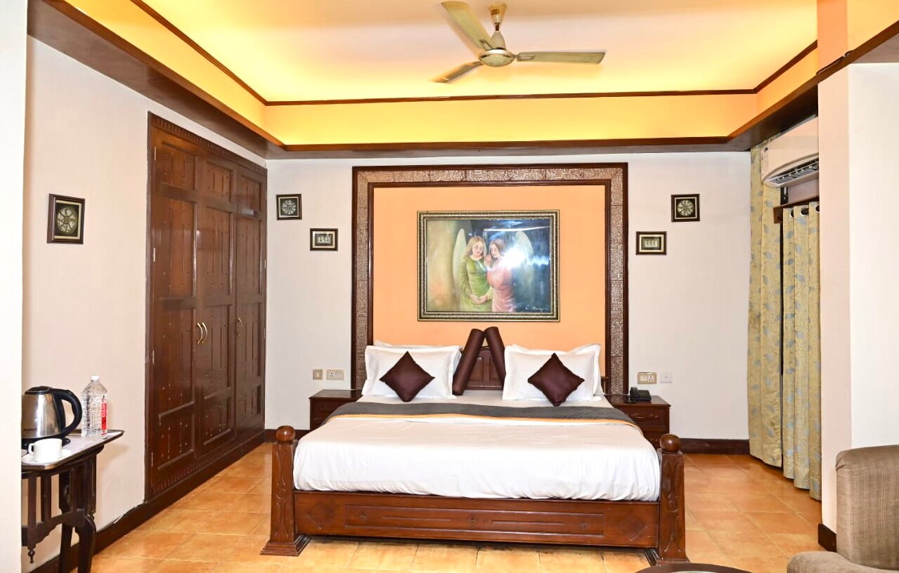 Hotel Metro Regency - Tap to explore photos