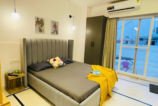 Studio Room with Terrace near Airport