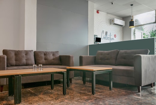 Hotel O by OYO The Royal Collection