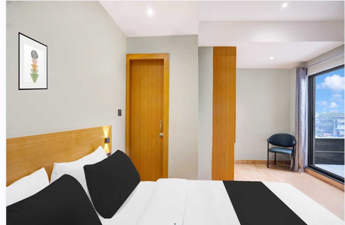 Townhouse Oak Rynjah Market Formerly Classic Comfort Hotel - Tap to explore photos