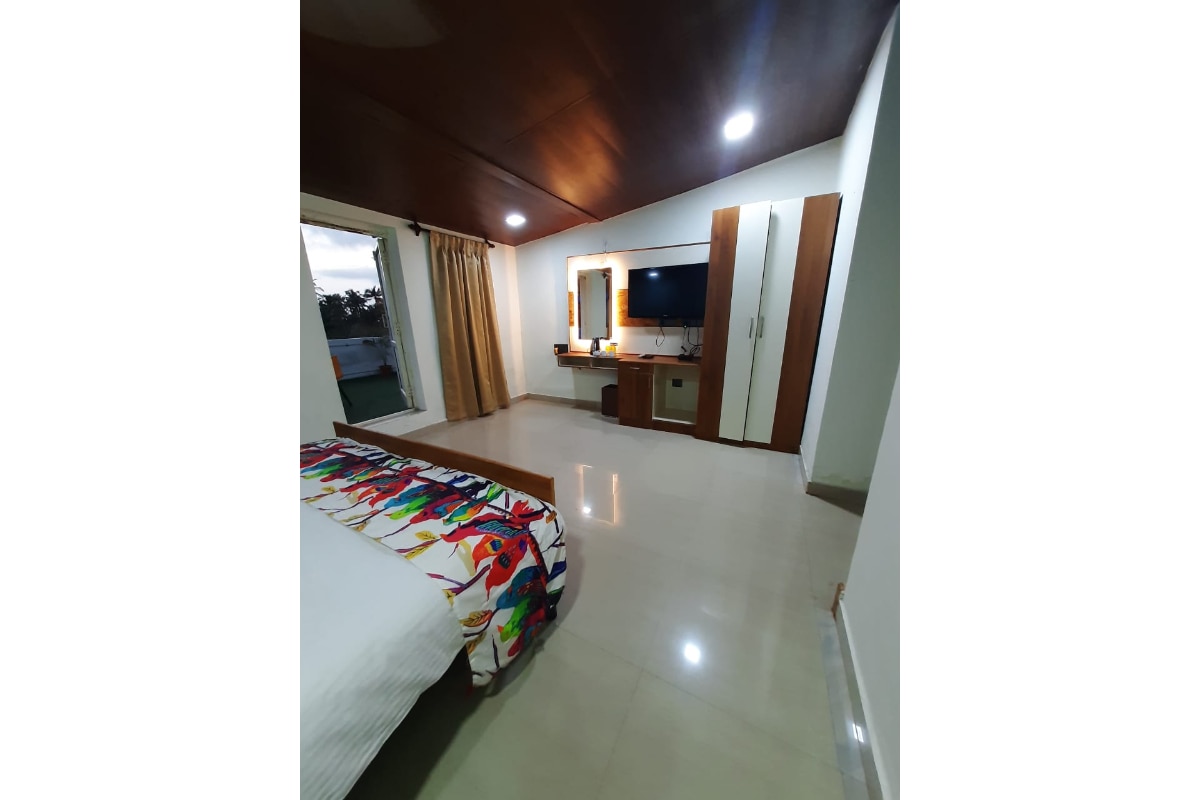 CORAL BEACH HOTEL CANDOLIM - Tap to explore photos