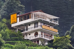 Young Monk Hostel & Cafe Jibhi, Jibhi