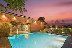 The Weekend Retreat, Borsad