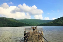 Zohra Farmhouse, a green stay with all amenities, Talasri