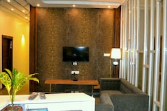 HOTEL GUJRAT INN, Raj Nandgaon