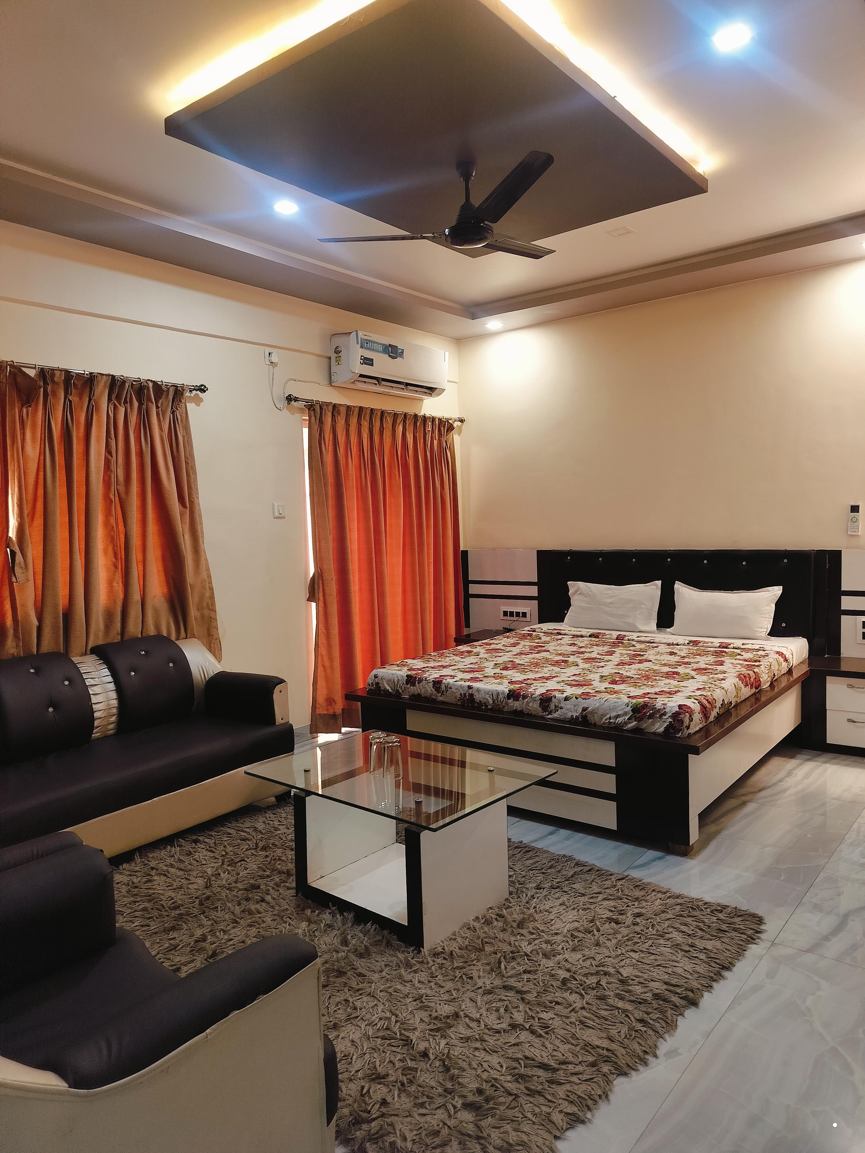 City View Couple Suite (2 Person) With Bathtub and Balcony 1