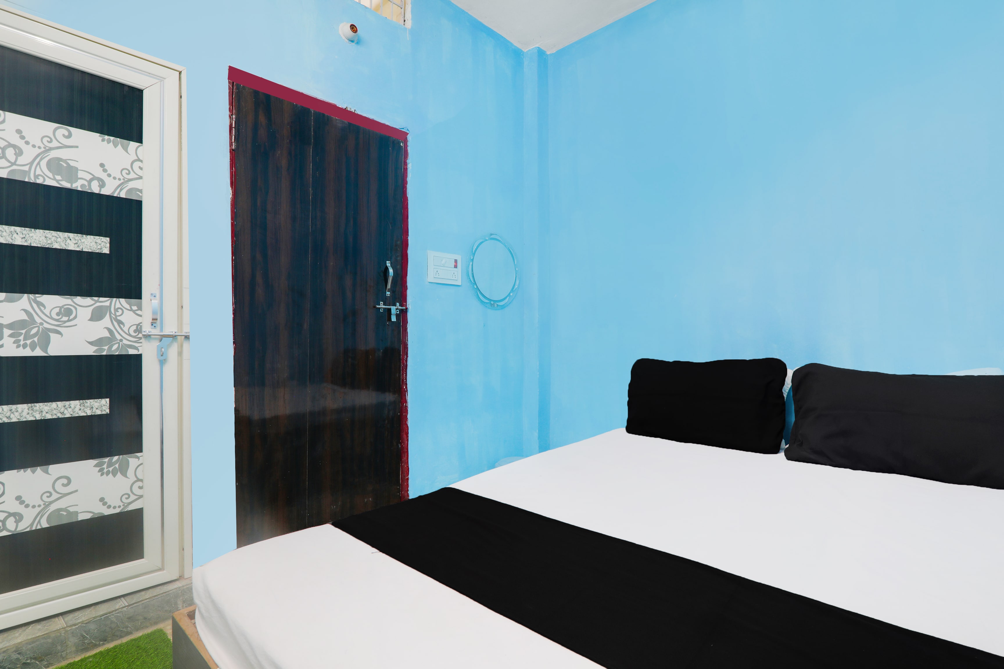 Hotel O Vijay Laxmi guest house - Tap to explore photos