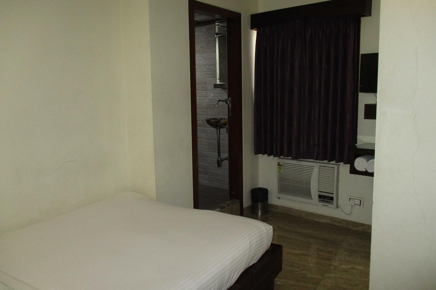 Hotel Sapna - Tap to explore photos