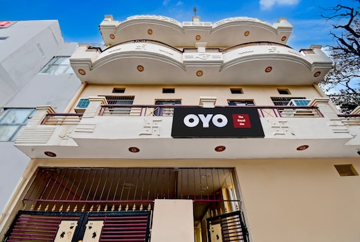 SPOT ON The Royal Inn