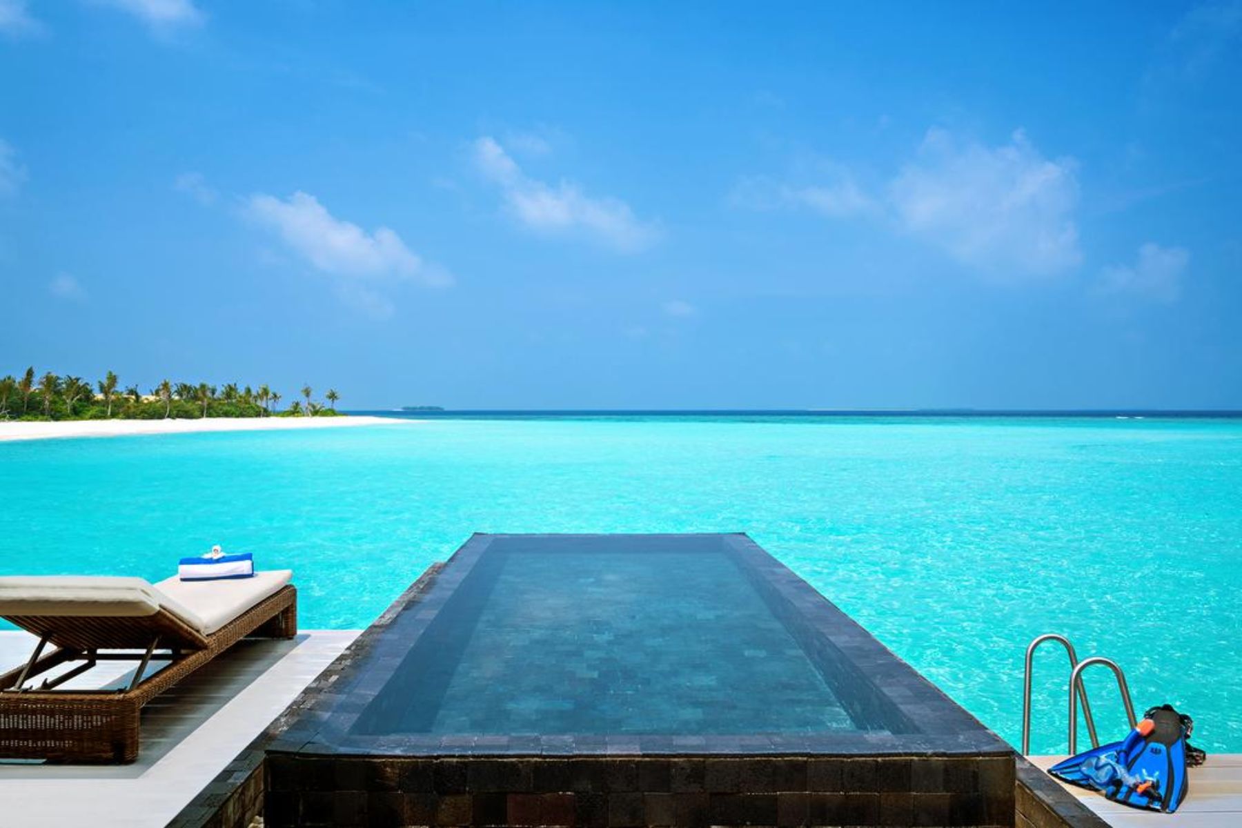 Movenpick Resort Kuredhivaru Maldives - Tap to explore photos