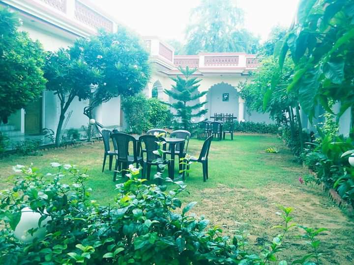 Hotel Shyama - Tap to explore photos