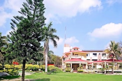 Moon And Mars Resort, Kanpur