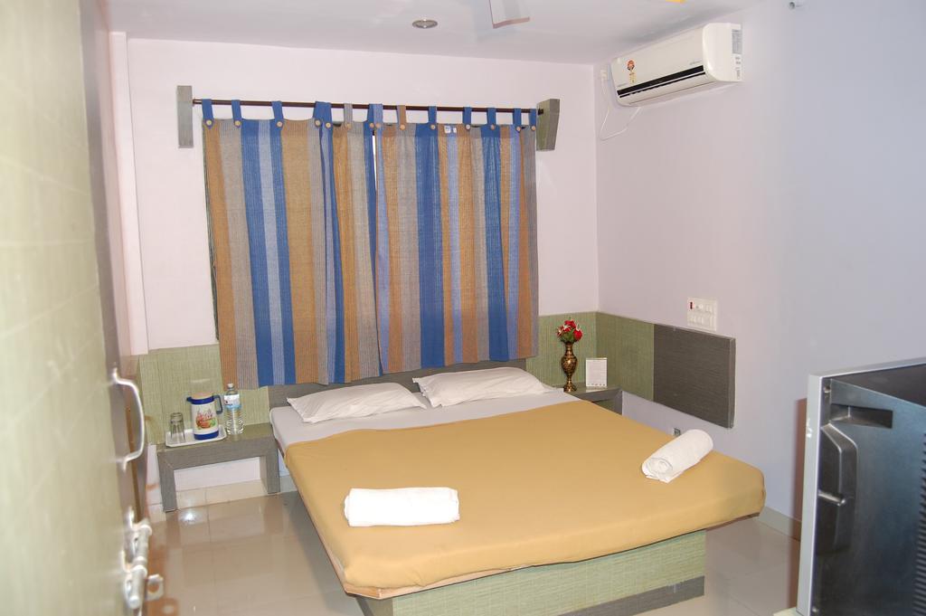 Hotel Utsav 5
