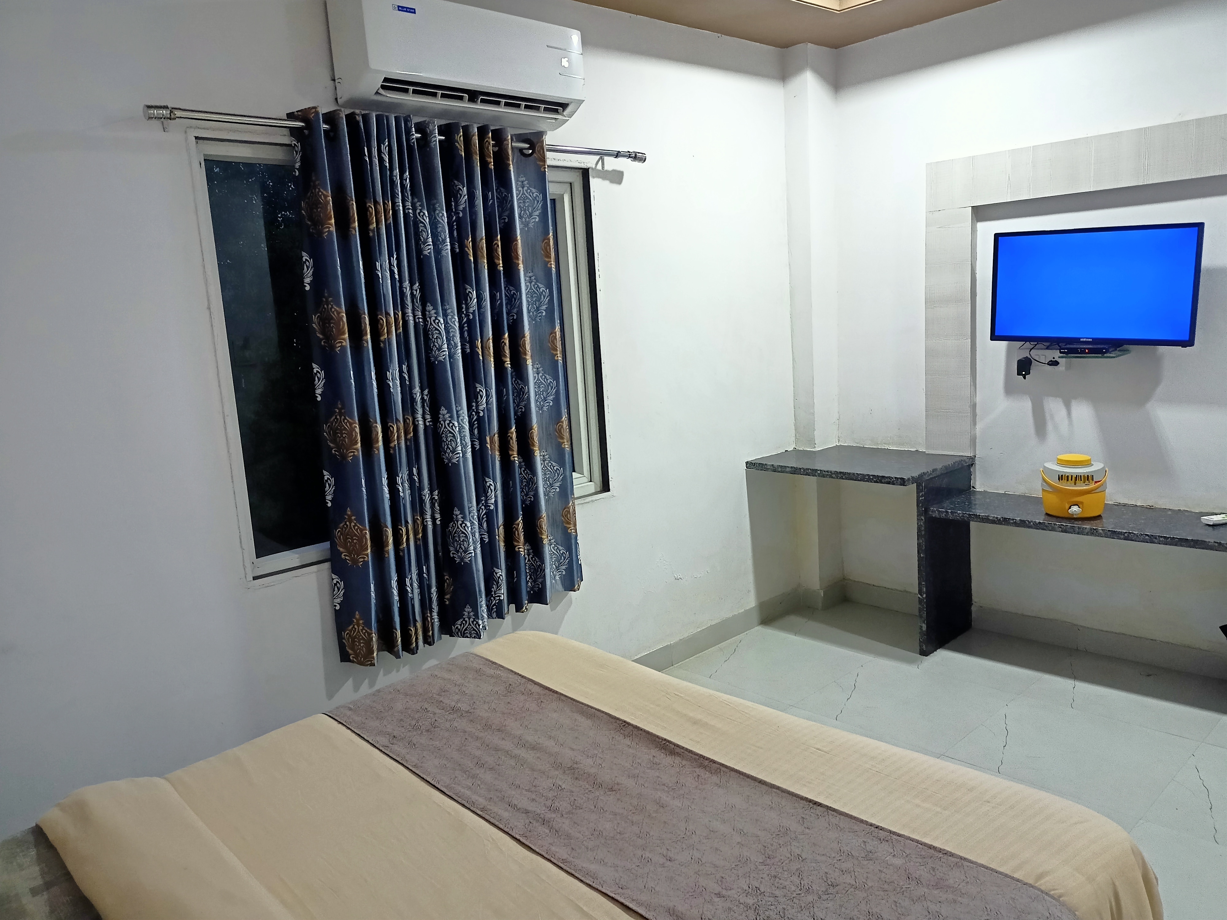 Hotel Shiv Mahal Guest House - Tap to explore photos