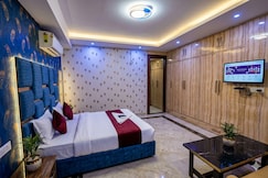 Hotel Yuvraj 2 Min Walk From Rajendra Nagar Metro Station, Ghaziabad
