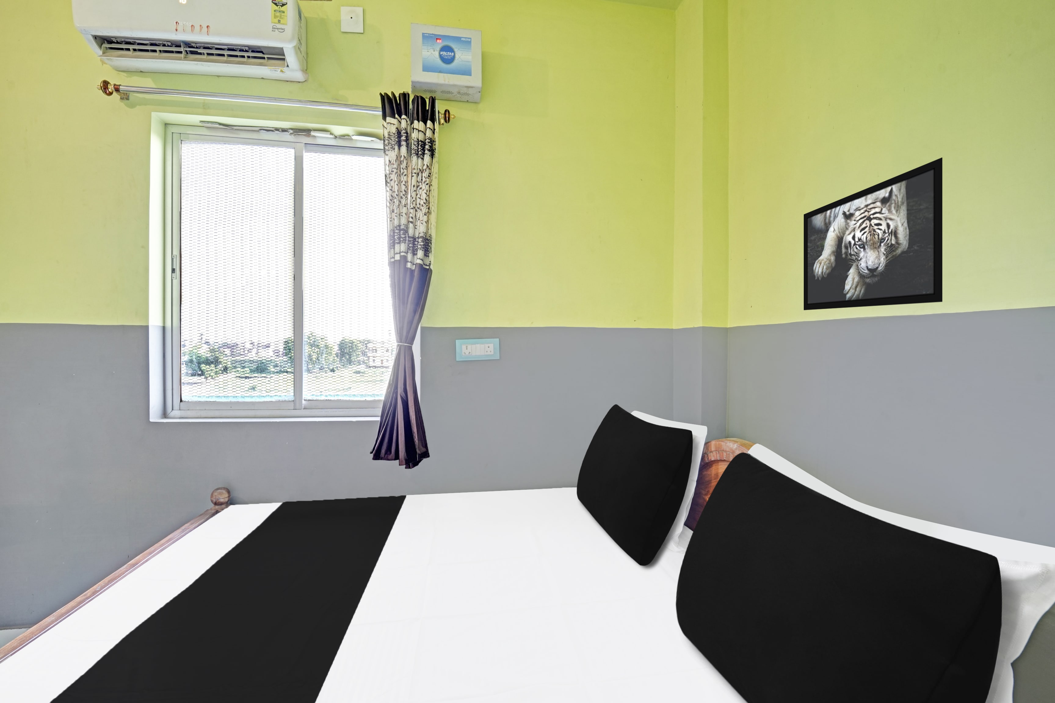 Hotel O Raunak Food Plaza Family Restaurant & Rooms - Tap to explore photos