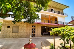 Natural Den Homestay, Pragpur