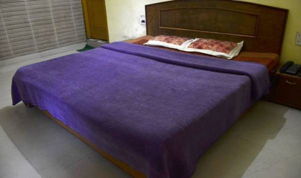 Hotel Shubham - Tap to explore photos