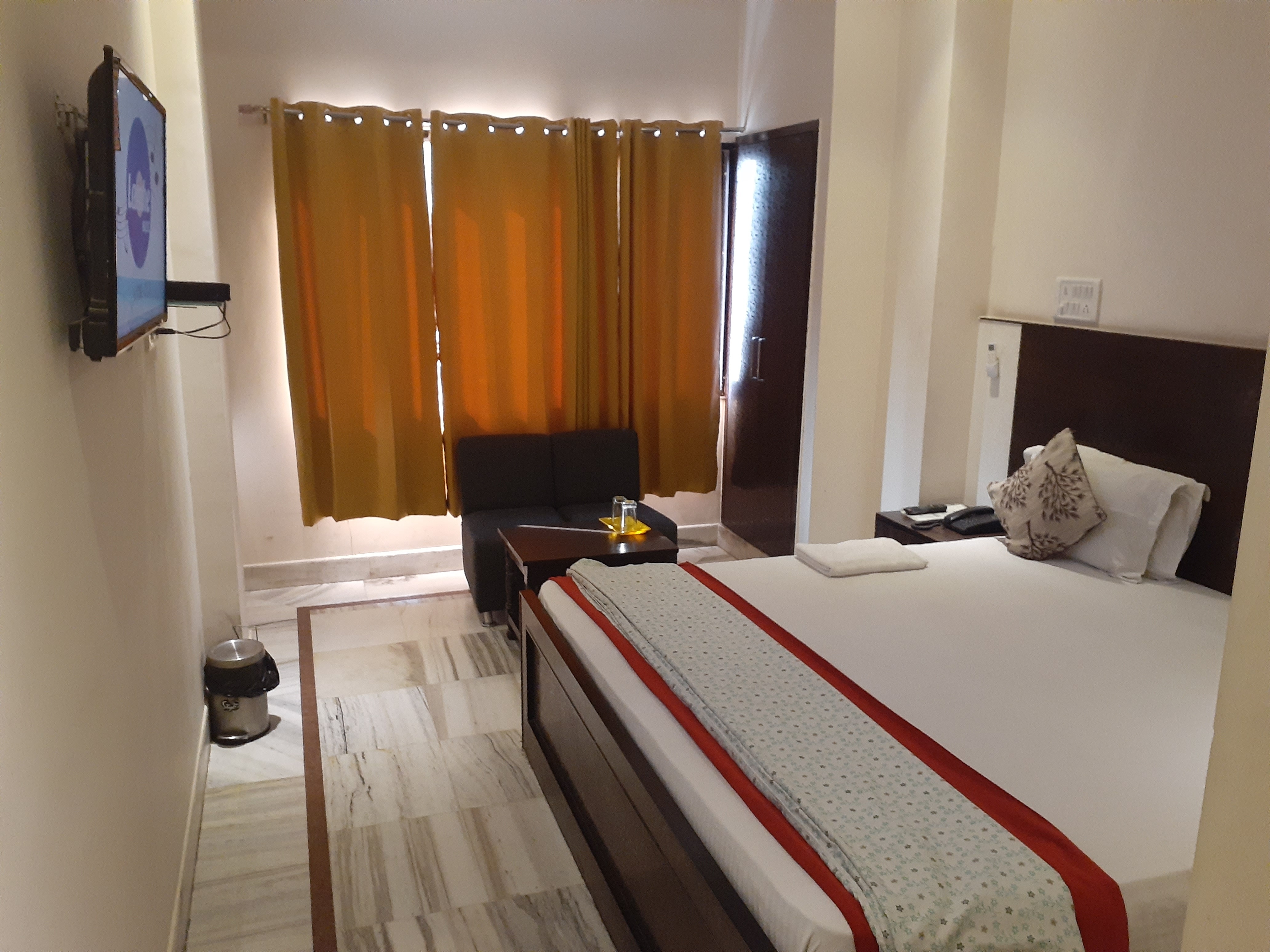 Hotel Kanhiya - Tap to explore photos