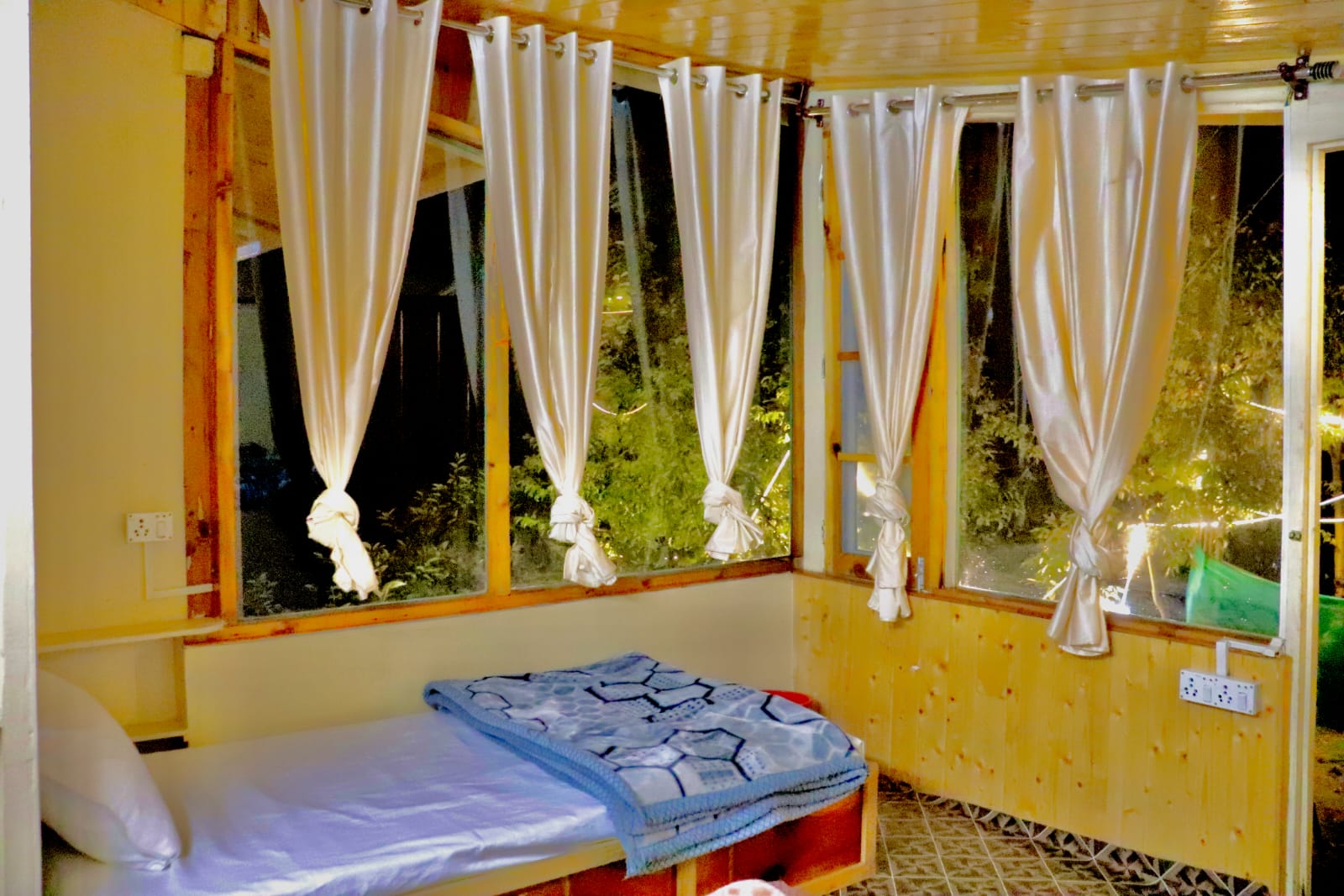 Hill View Homestay - Tap to explore photos