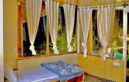 Deluxe Room with Single Bed