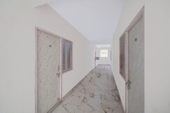 Hotel O Silver Grand, Noida