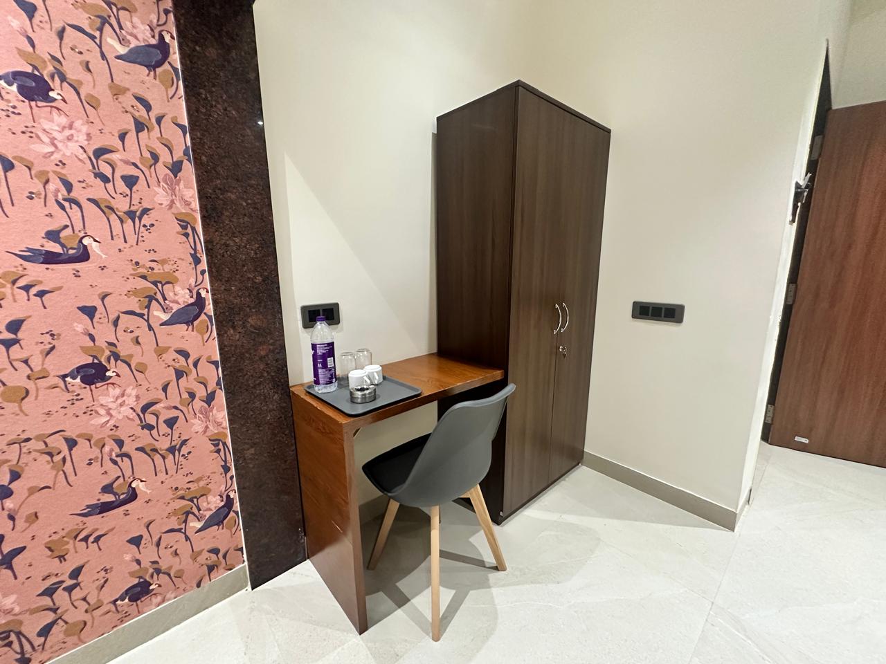 LEO Deluxe and Suite Room - Tap to explore photos
