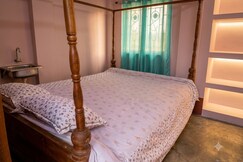 Sagarika Niketan , Belonia