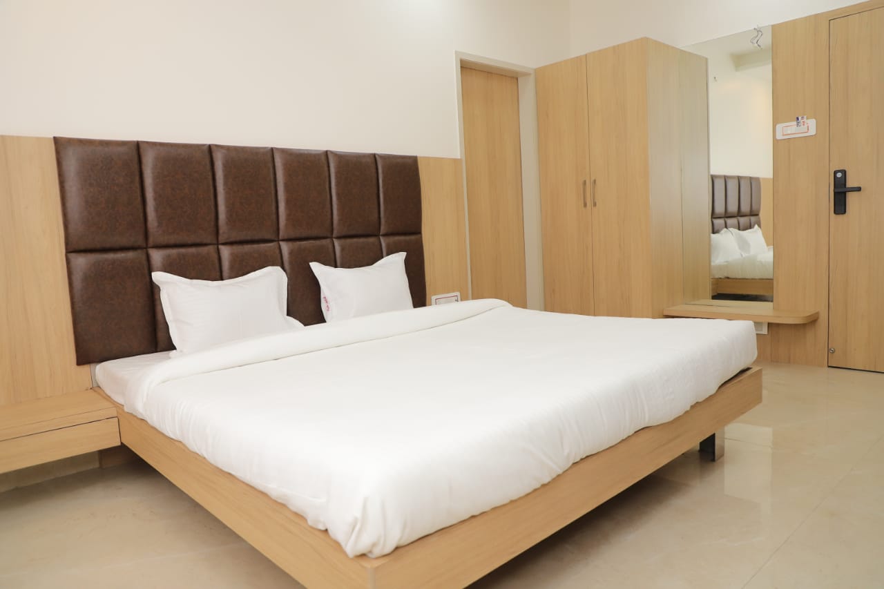 Deluxe AC Room 1