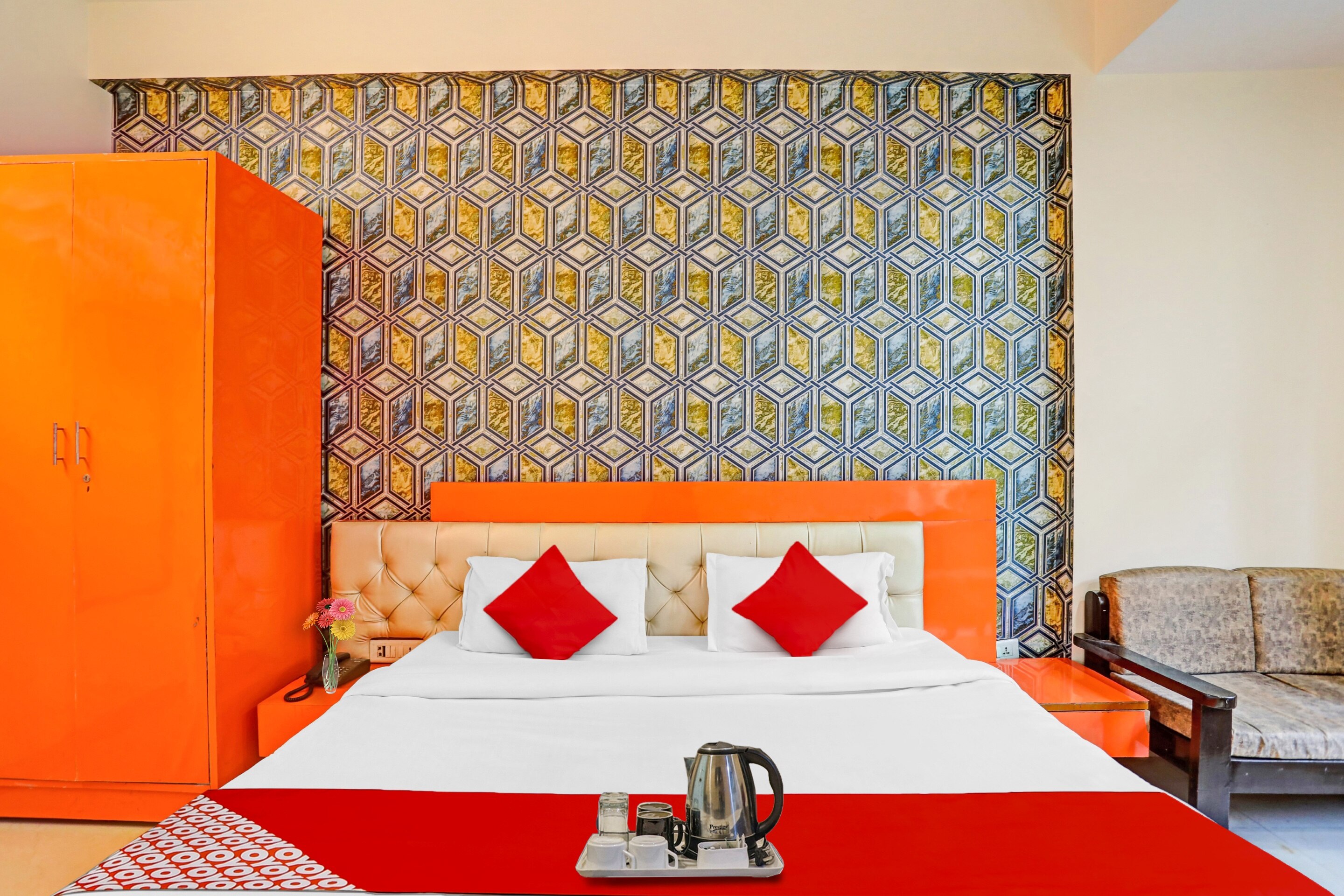 Hotel O U Rooms Near Iskcon Temple Noida - Tap to explore photos
