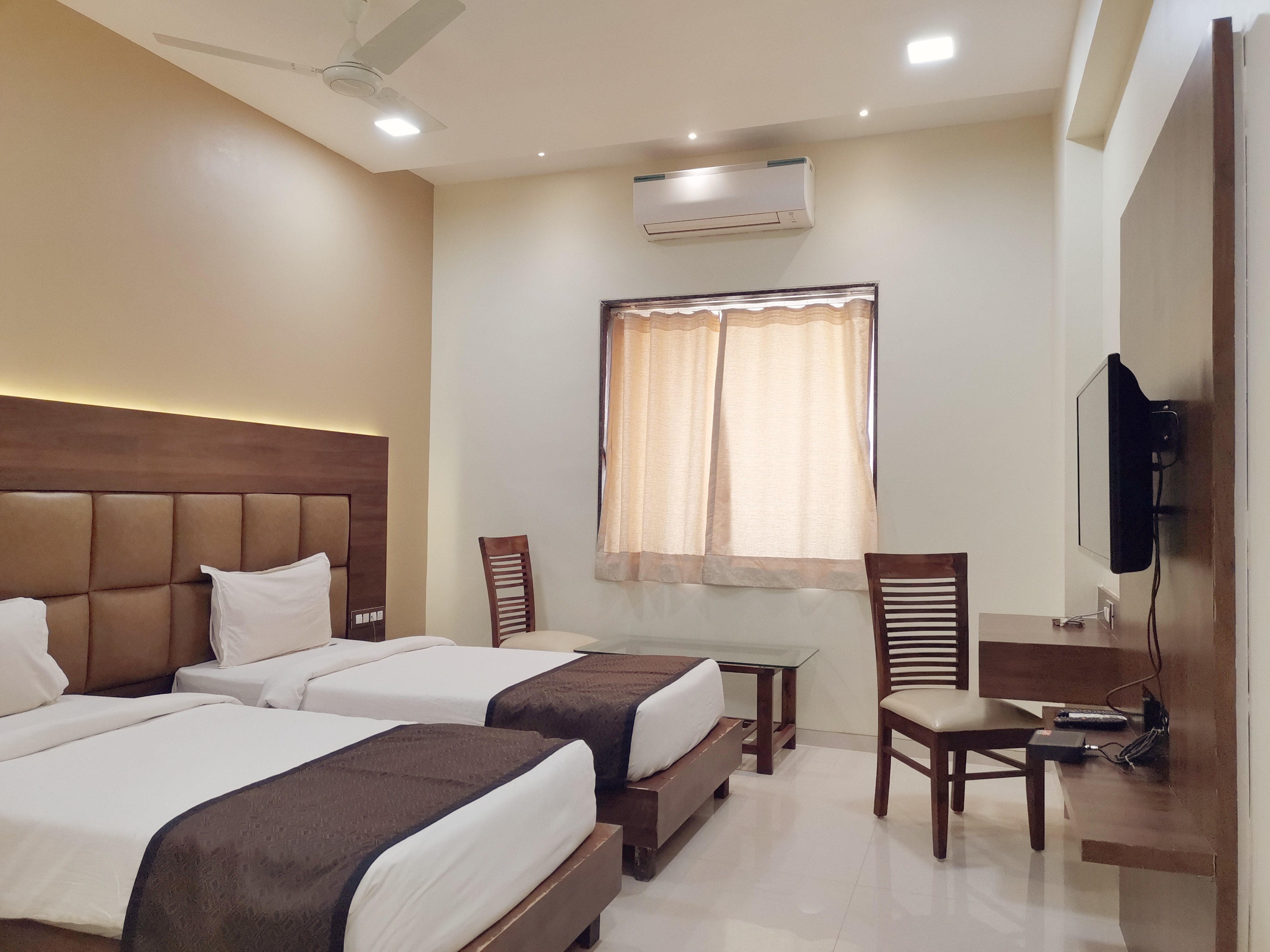 Hotel Harshali Residency, Khopoli (Nr. Imagica) - Tap to explore photos