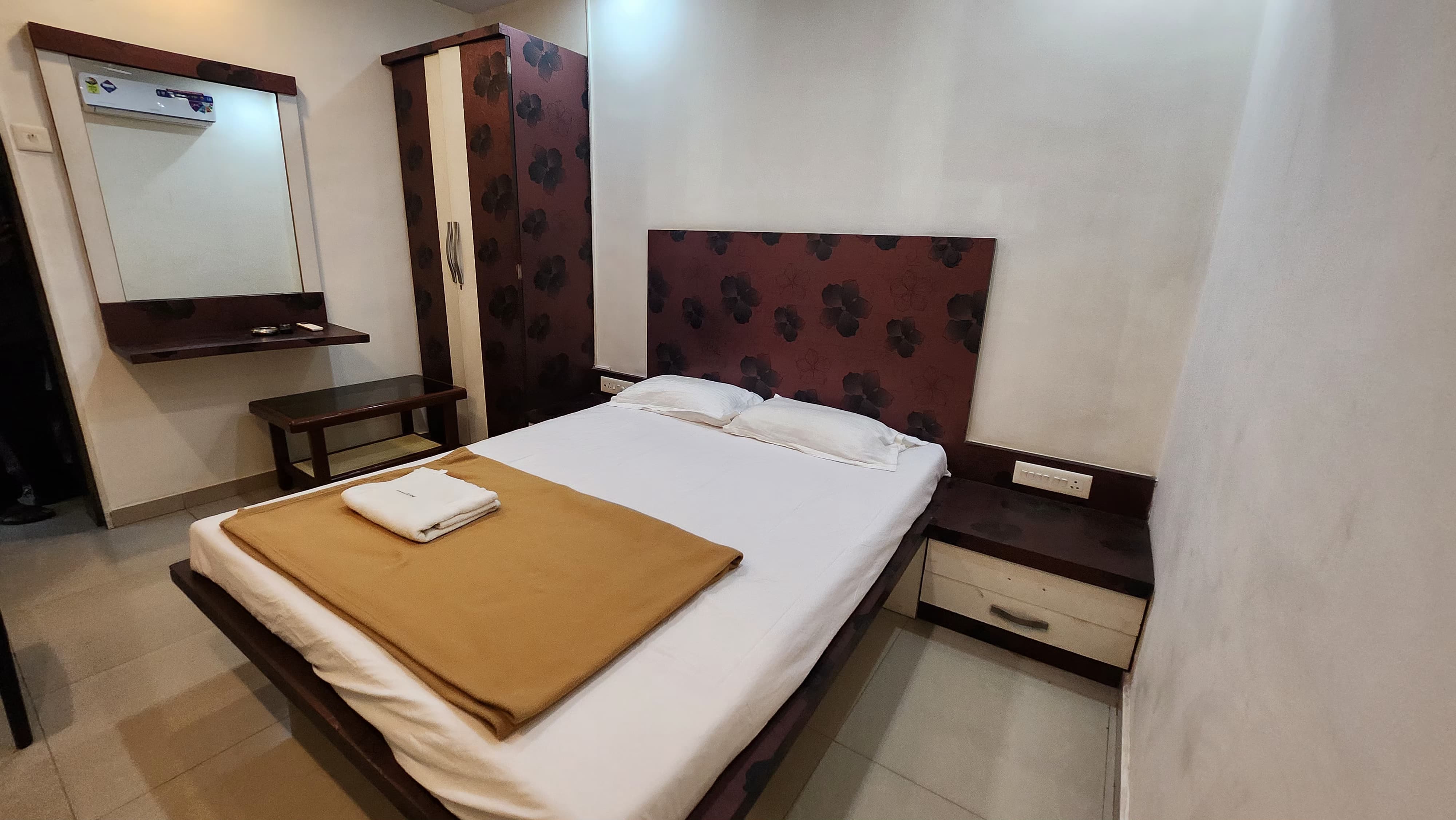 Executive AC Rooms 1