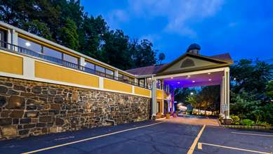 Best Western Fort Lee - Tap to explore photos