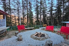 misty mountains cottage, Theog