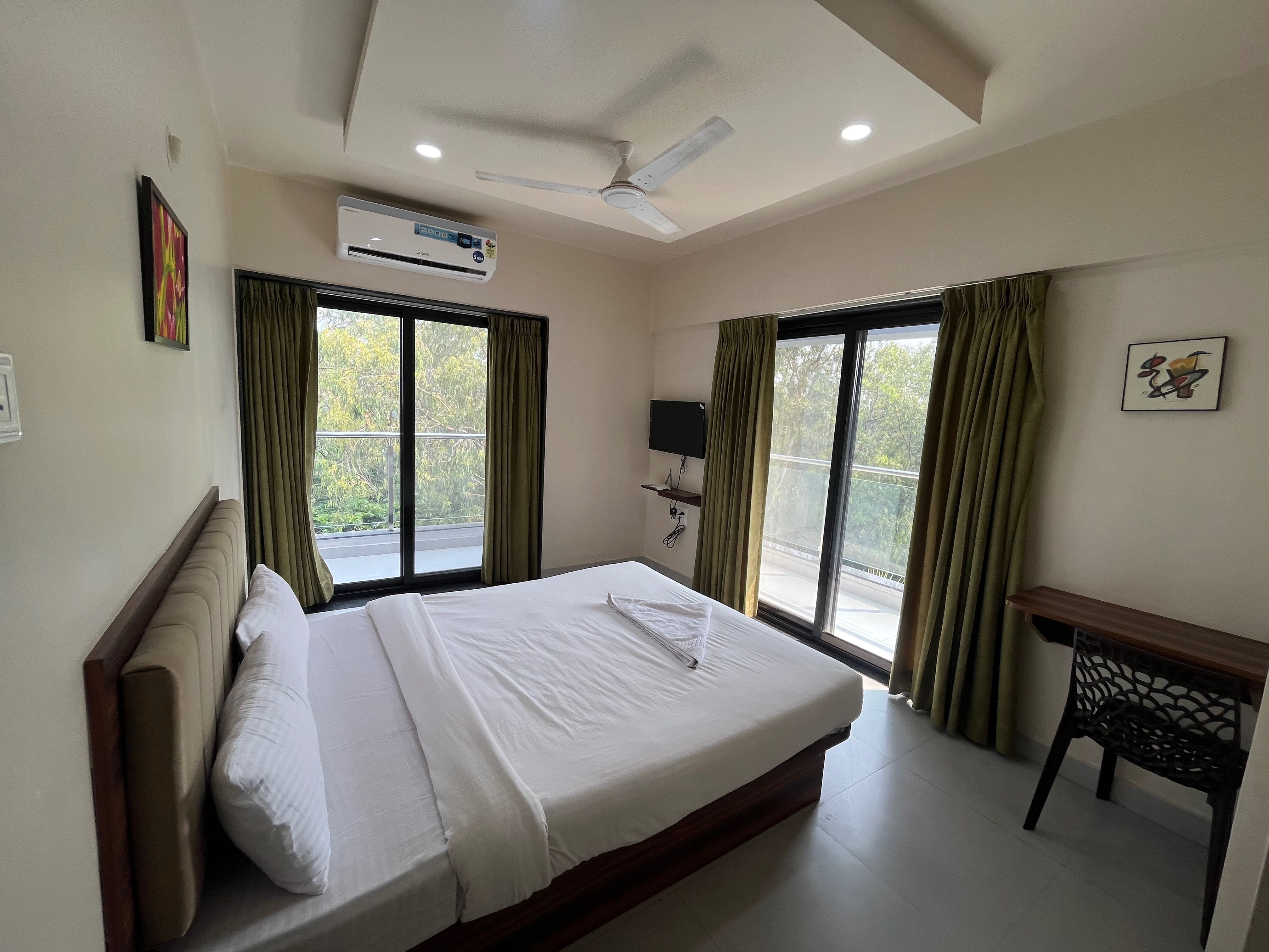 POP 83543K Hotel Sai Executive,mahabaleshwar - Tap to explore photos