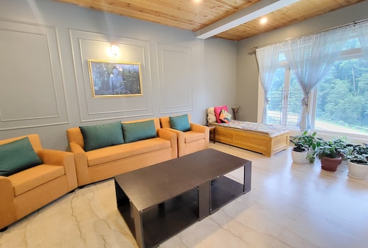 Nabhasa Courtyard Apartment Stay