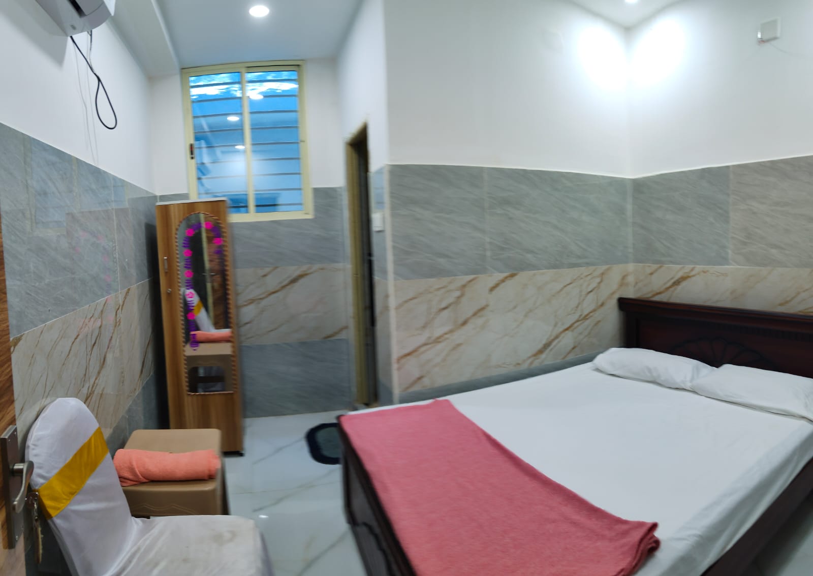 Vishnu Guest inn - Tap to explore photos