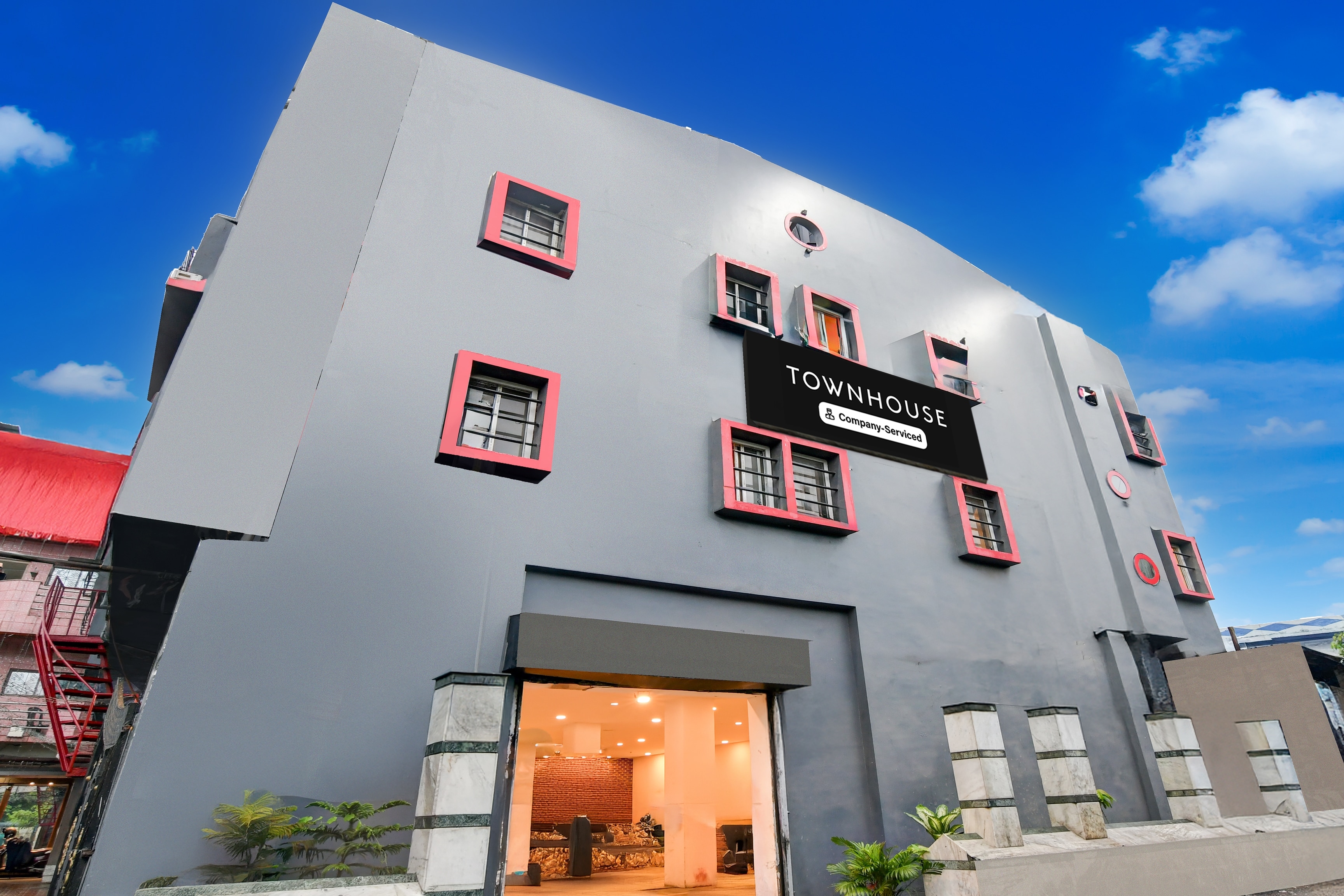 Super Townhouse Science City Formerly Hotel Mannat International - Tap to explore photos