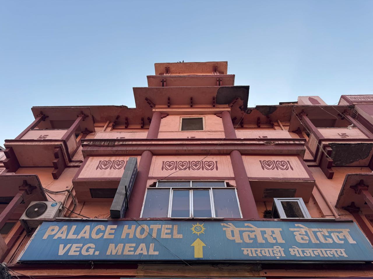 PALACE HOTEL - Tap to explore photos