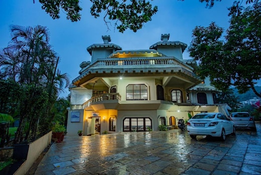 Hillscape | Entire 8 BHK Villa